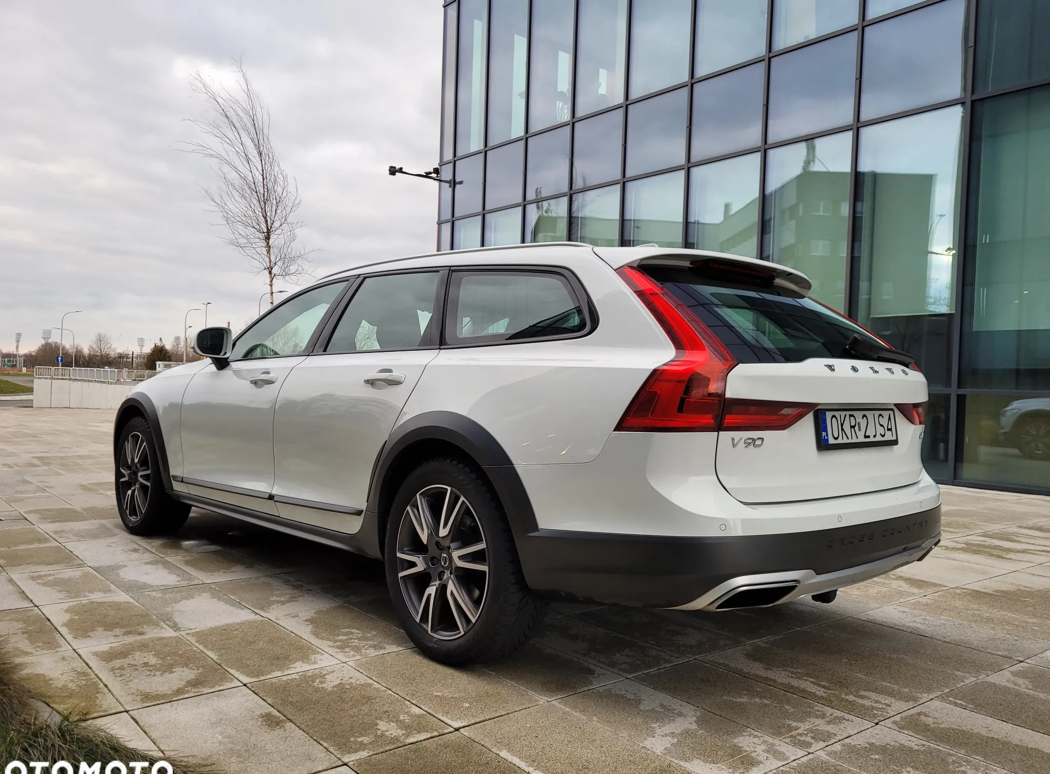 Volvo V90 Cross Country cena 129900 przebieg: 182000, rok produkcji 2020 z Zdzieszowice małe 704